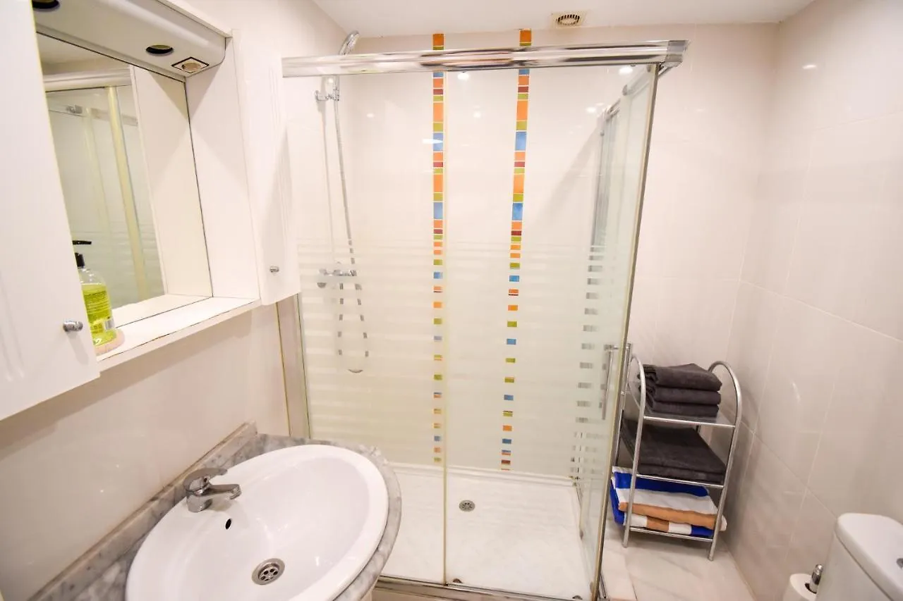 Apartment Benalmar Playa, Benalmadena Costa, 2 Bedroom Apartment, Fantastic Location